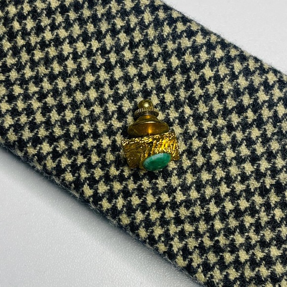 60s Art Deco Gold Tone Cufflinks and Tie Tack Set with Green Stone - Picture 7 of 9